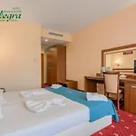 Allegra Balneo & غولدن ساندز