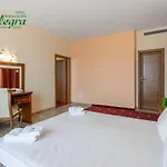 Allegra Balneo & غولدن ساندز