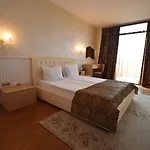 Allegra Balneo & فندق غولدن ساندز