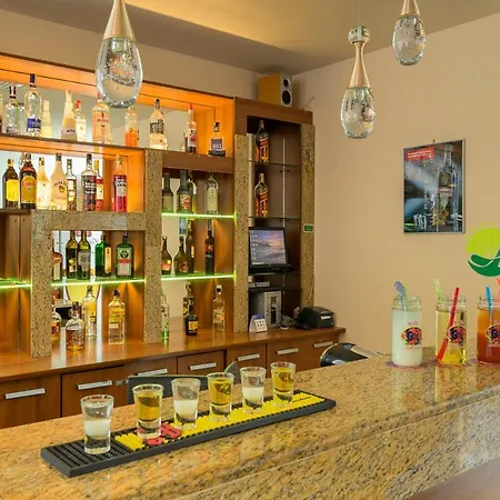 מלון Allegra Balneo & גולדן סנדס